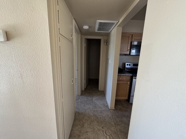 Building Photo - 7135 W Coolidge St