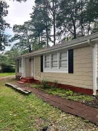 Building Photo - Downtown Gainesville Bungalow