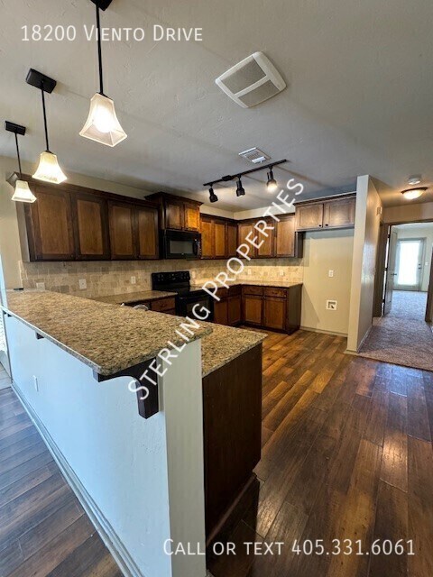 Building Photo - 18200 Viento Dr