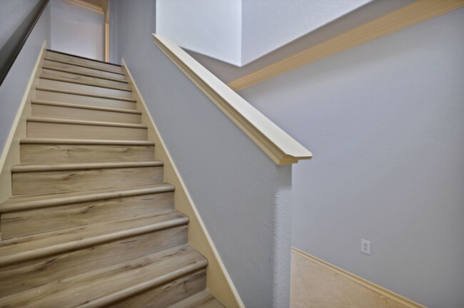 Building Photo - 3416 Stonecrest Cir