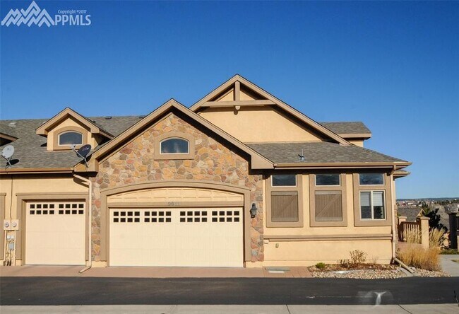 Building Photo - LUXURY PATIO HOME IN DISTRICT 20 SHOWING B...