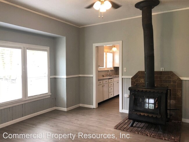 Building Photo - 400 Glen Creek Rd NW