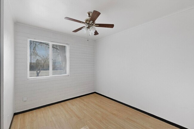 Building Photo - Charming 3 bedroom, 1 bath home in Central East El Paso!