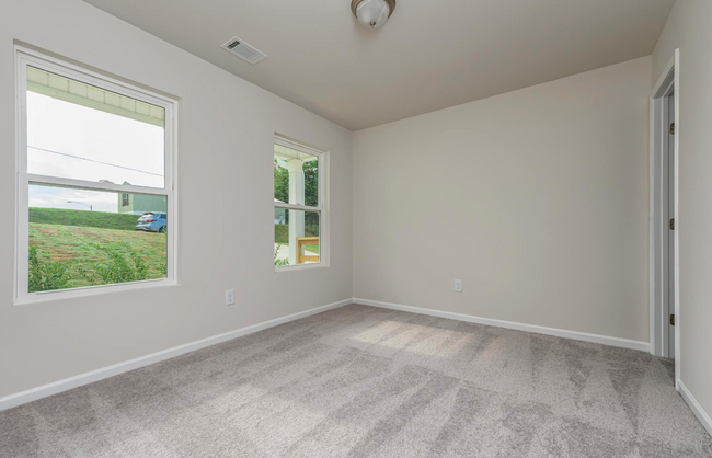Building Photo - Charming 4BR, 2.5 BA home in Duncan SC is ...