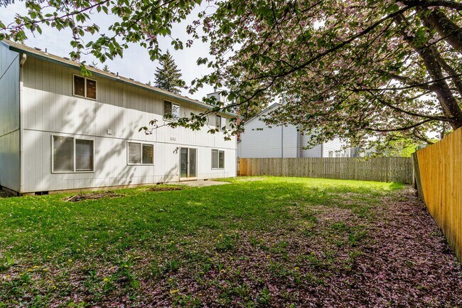 Building Photo - Spacious 4 Bedroom Home | 2,116 SF | Great Room with Fireplace | Fenced Backyard & 2-Car Garage