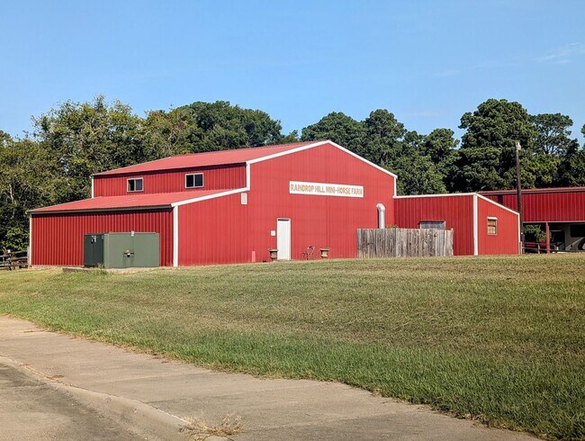 Building Photo - 6400 Gibson Ln