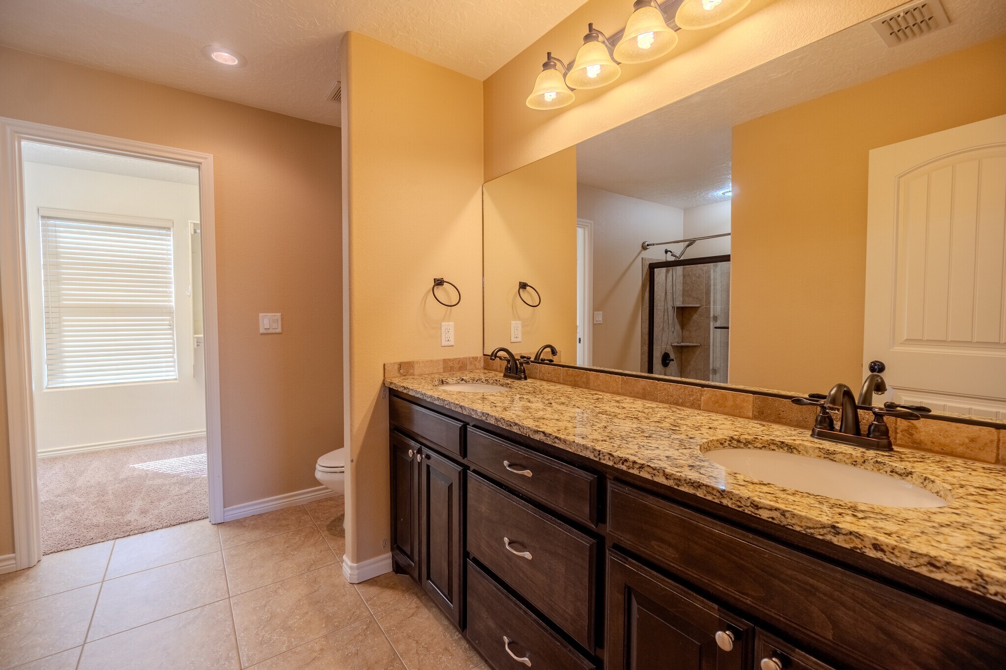 Building Photo - 2412 Cobblestone Cir