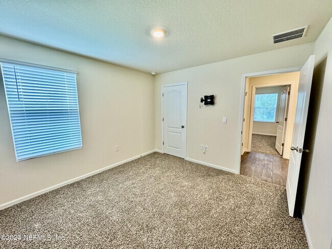 Building Photo - 2172 Carolina Ct
