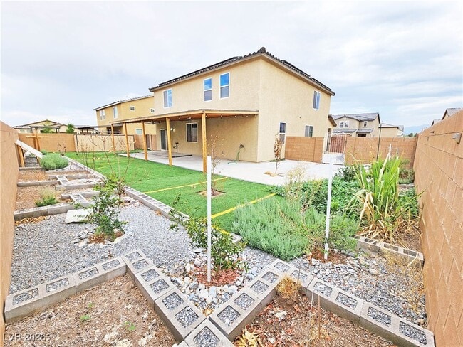 Building Photo - 3821 E Weld Ave