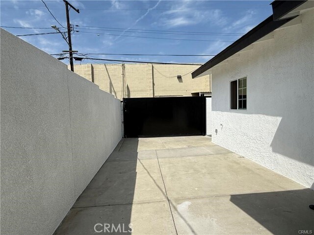 Building Photo - 9452 Rose Ave