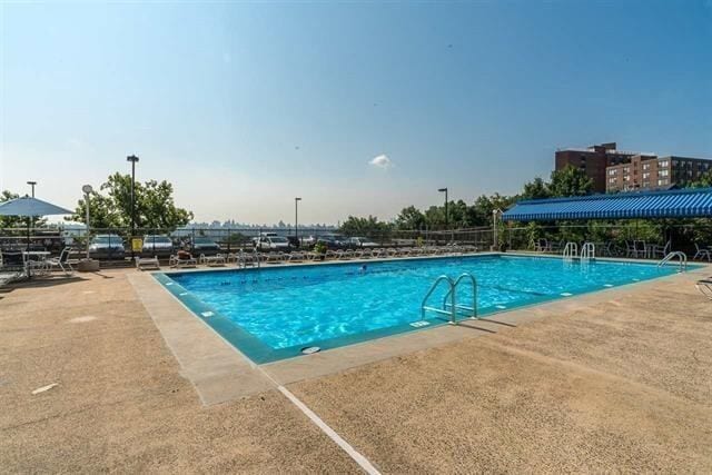 Building Photo - 9060 Palisade Ave