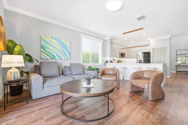 Building Photo - 920 Golden Cane Dr