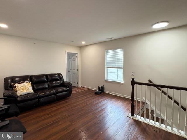 Building Photo - 535 Prizer Ct