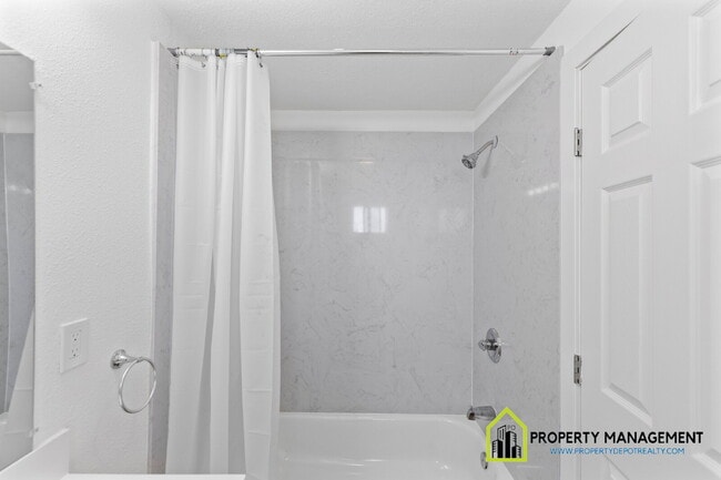 Building Photo - Charming 2-Bedroom Retreat in Sacramento – Gated w/Large yard