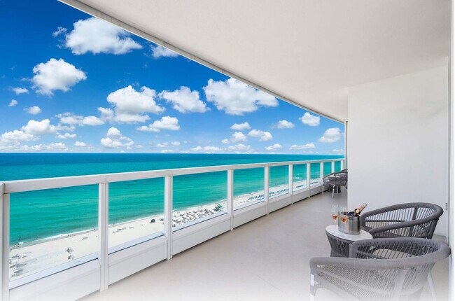 Building Photo - 4391 Collins Ave