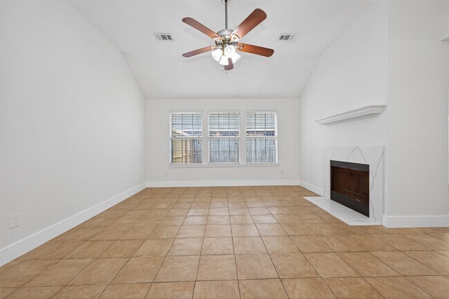 Building Photo - 18822 Yaupon Trail