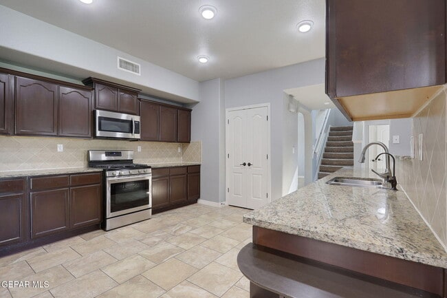 Building Photo - 363 Duskwood St