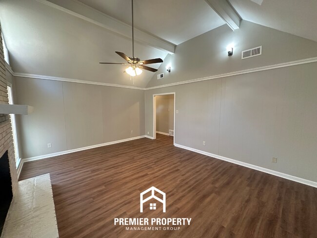 Building Photo - 4579 Blue Willow Rd