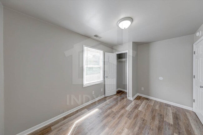 Building Photo - 3305 N Whittier Pl