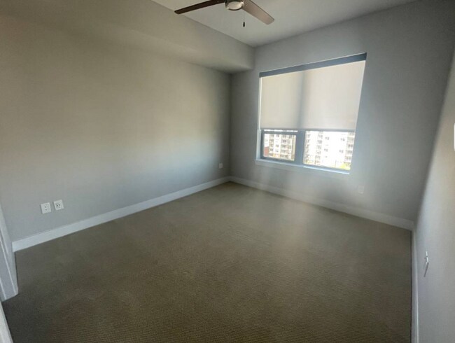 Building Photo - 1045 Lincoln St