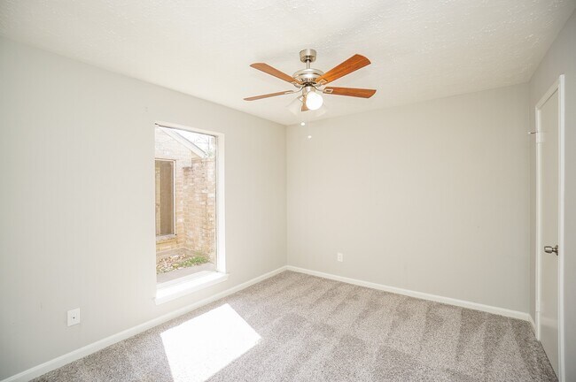 Building Photo - 22418 Goldstone Dr