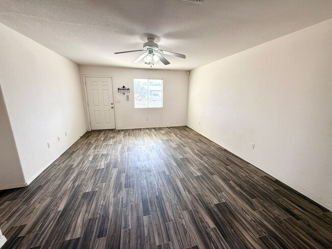 Building Photo - Charming 3-Bedroom Home Near Rotary Park f...