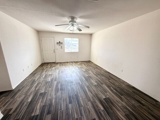 Building Photo - Charming 3-Bedroom Home Near Rotary Park for Rent!