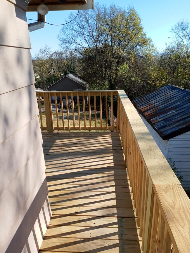 Building Photo - 2638 Summit Ave