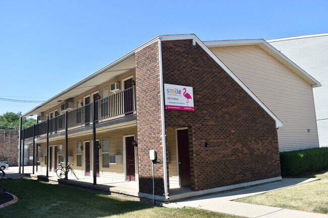 Interior Photo - 507 White