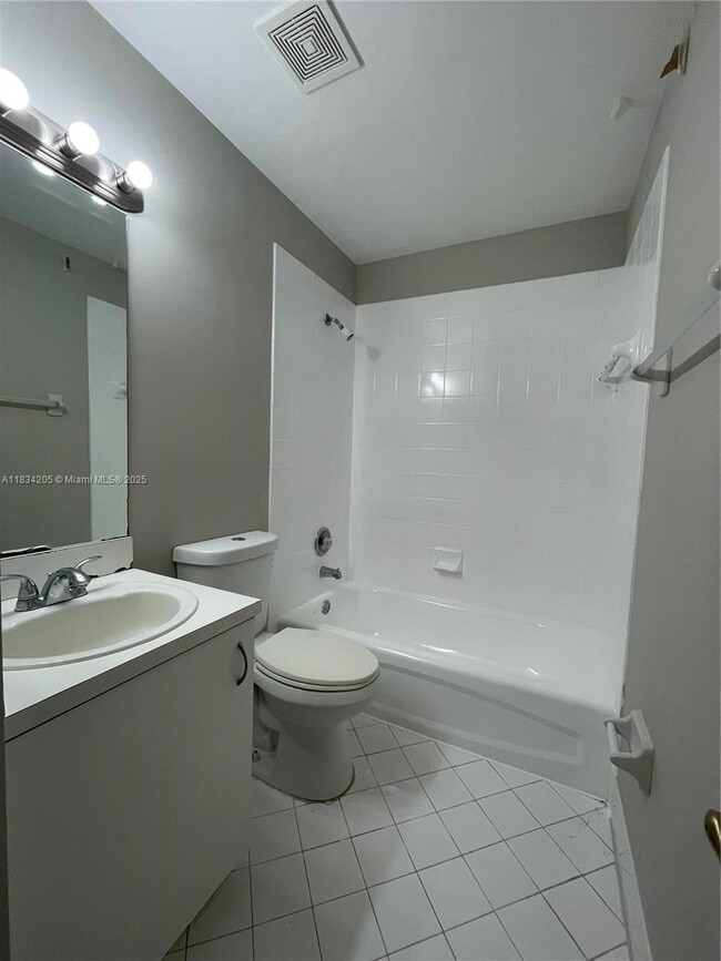 Building Photo - 14124 SW 121st Pl