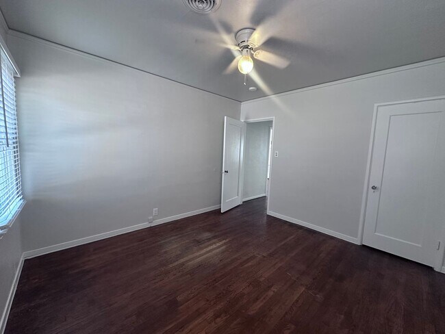 Building Photo - Charming home located in Beverly Glenn coming soon!