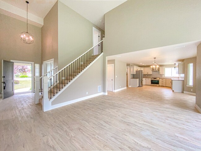 Building Photo - 2211 Morency Dr
