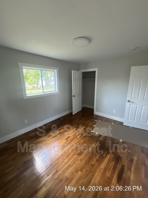 Building Photo - 4106 Stillwell Ave