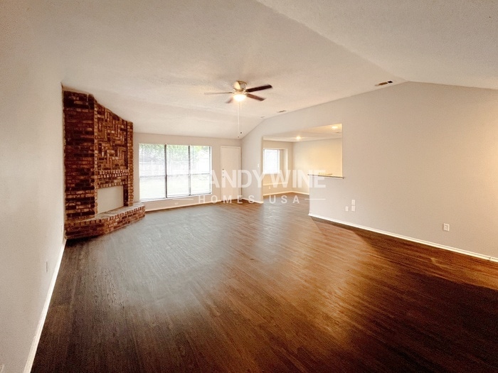 Building Photo - 129 E Bancroft Dr