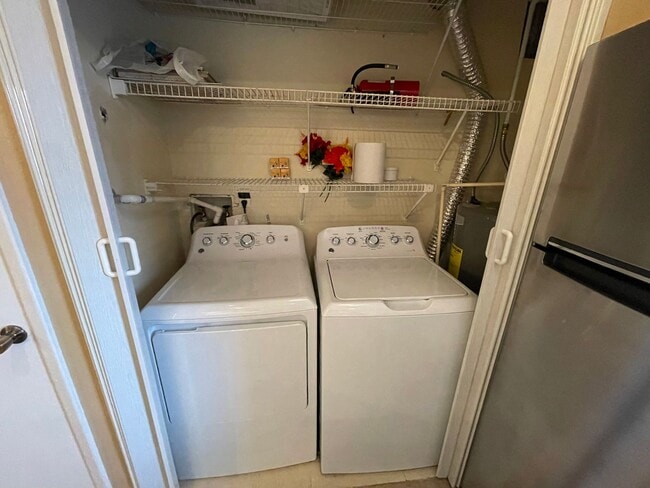 Building Photo - Updated 2 Bedroom, 2 Bath Condo (Available...