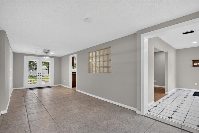 Building Photo - 2732 Newark Way
