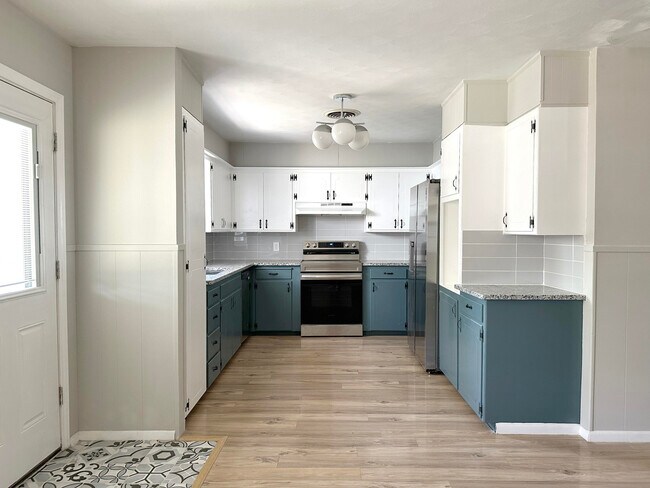 Building Photo - 2009 43rd St