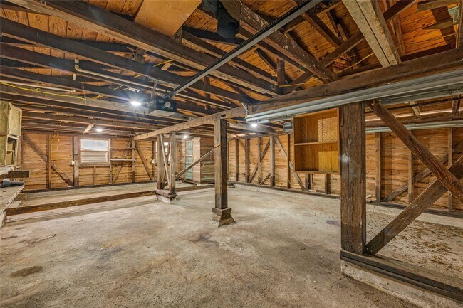 Building Photo - 1525 25th St