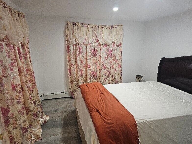 Building Photo - 4 Parente Ln N