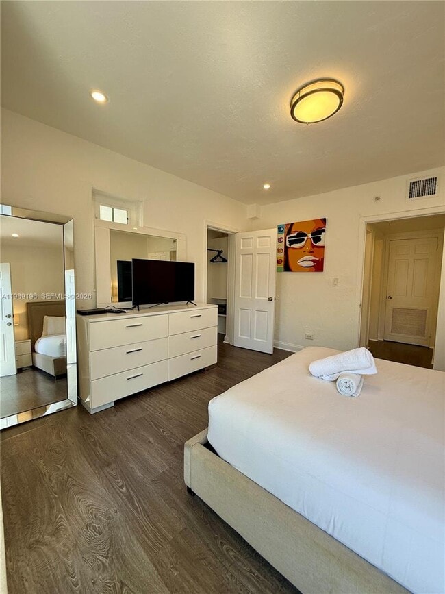 Building Photo - 1542 Jefferson Ave