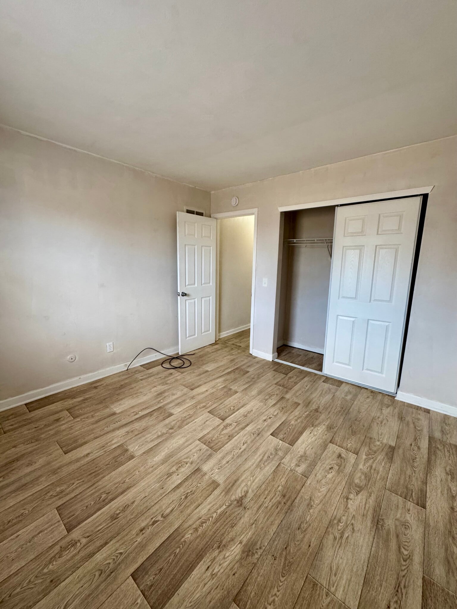 Building Photo - 671 W 64th St