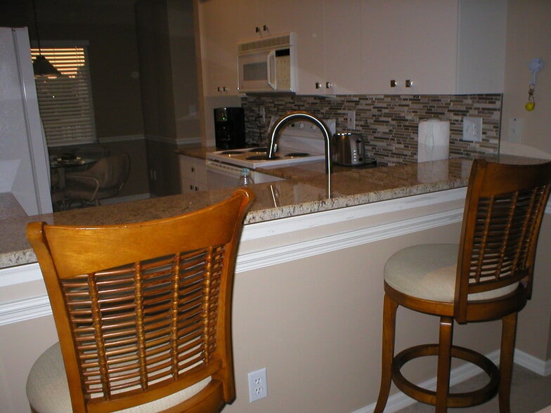 Building Photo - 21180 Country Creek Dr