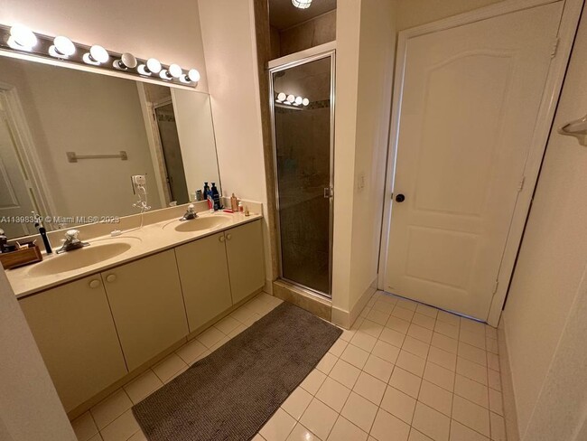 Building Photo - 4723 SW 163rd Pl