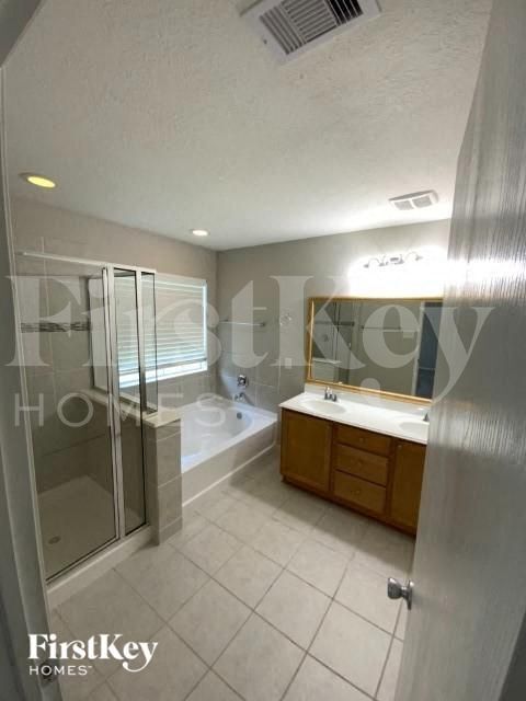 Building Photo - 6626 Hollow Harvest Ln