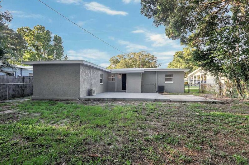Building Photo - 27296 Sunnybrook Rd