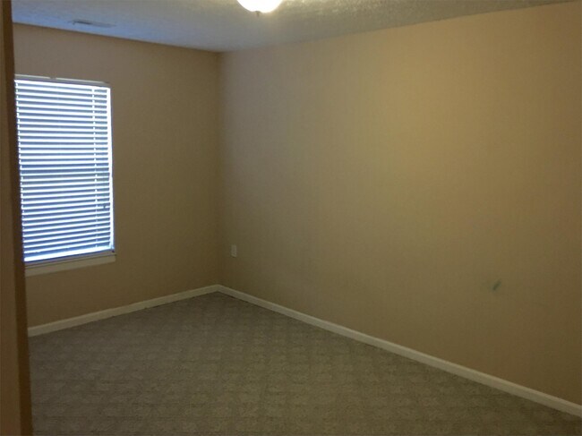 Building Photo - 6258 Braelinn Dr