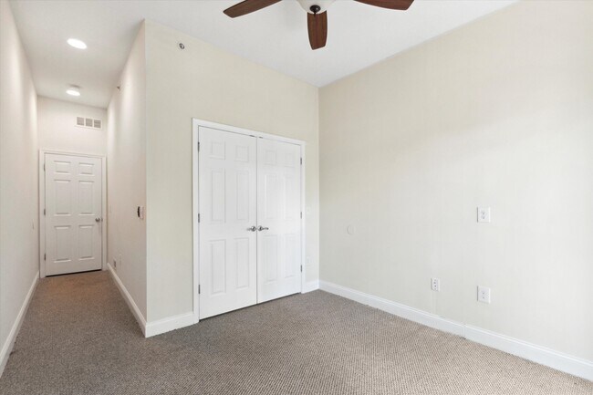 Building Photo - 1928 N Gratz St