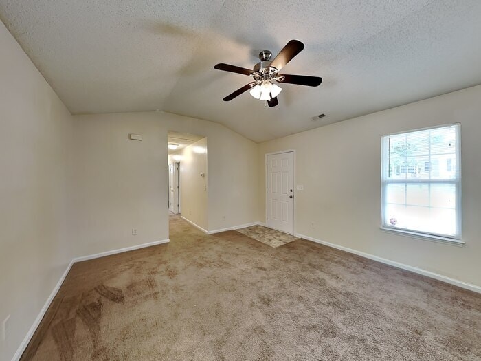 Building Photo - 2920 Westwinds Ct