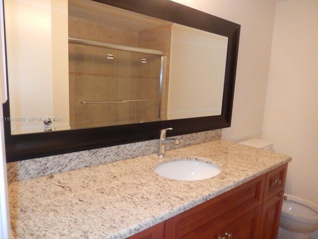 Building Photo - 3017 N Oakland Forest Dr