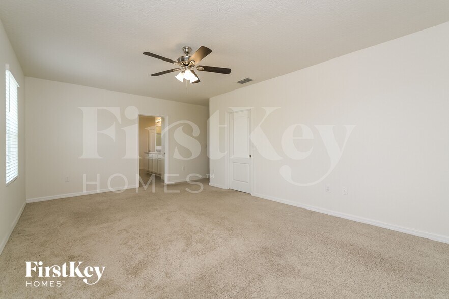 Building Photo - 3345 Wellborn Dr